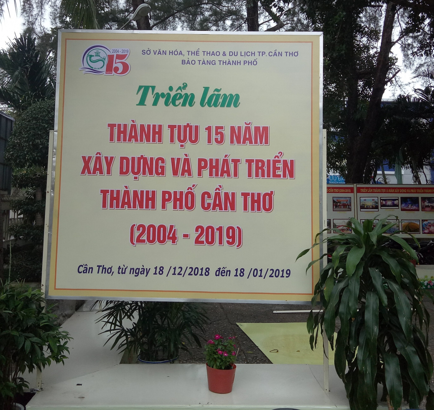 Khai mạc triển lãm ảnh: “Thành tựu 15 năm xây dựng và phát ...